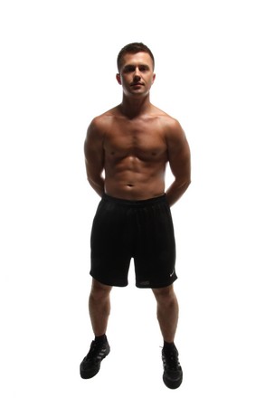 ćwiczenia na brzuch, klatkę, biceps, nogi, ćwiczenia w domu